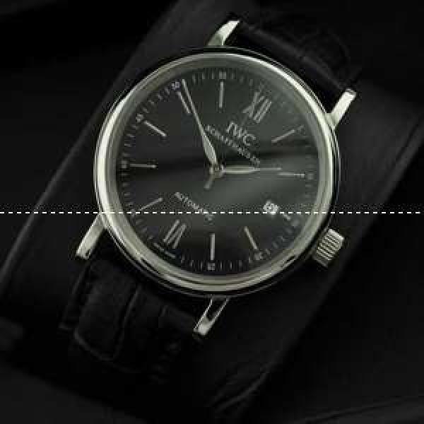 日本製クオーツ IWC クオーツ メンズ腕時計　3針クロノグラフ 黒文字盤　日付表示 夜光効果