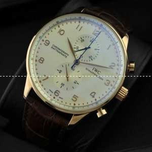IWC クオーツ メンズ腕時計　日本製クオーツ 6針クロノグラフ ホワイト文字盤　日付表示 レザーベルト