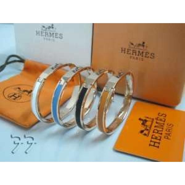大人のおしゃれに 2026春夏 HERMES エルメス バングル