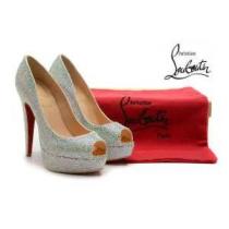 存在感◎ 2026 Christian Louboutin クリスチャンルブタン...