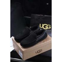 厳しい寒さに耐える 2026秋冬 UGG インナーボアモカシンシューズ  2色可...