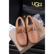 格安！ 2026秋冬 UGG インナーボアモカシンシューズ  靴の滑り止め 2色...