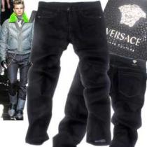 2026 夏コーデ VERSACE ヴェルサーチショートパンツ