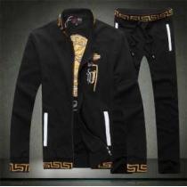 入手困難 2026秋冬 VERSACE ヴェルサーチ スタジアムジャンパー  セ...