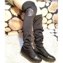 VERSACE ヴェルサーチ 2026 秋冬 高級感溢れるデザイン 飽きの来ない...