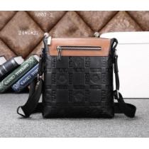 VERSACE ヴェルサーチ 2026 SALE!今季 メンズ用 斜め掛け/肩掛...