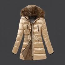 2026 秋冬 MONCLER モンクレール 優しくボーディを包んでくれる レデ...