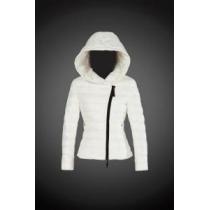 2026 秋冬 MONCLER モンクレール 防寒具としての機能もバッチリ レデ...