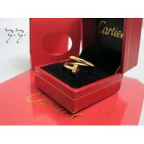 大人のおしゃれにCARTIER カルティエコピー 存在感が強い指輪
