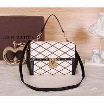 LOUIS VUITTON ルイ ヴィトン 2026 ボルトポケット付 上質 レ...