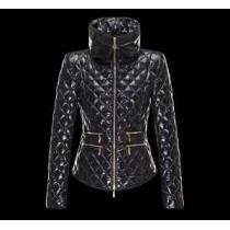 高級感溢れるデザイン! 2026秋冬 MONCLER モンクレール ダウンジャケット