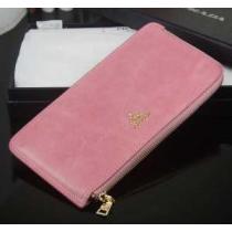 存在感◎ 2026 PRADA プラダース長財布