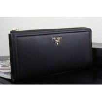 ◆モデル愛用◆ 2026 PRADA プラダース長財布