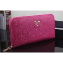 機能美と高級感あるデザイン　PRADA プラダース人気販売する長財布