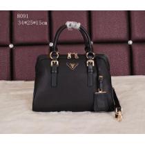 PRADA プラダ 2026 大人のおしゃれに 手持ち&ショルダー掛け ボルトポケット付8091