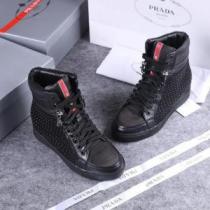 秋冬 2026 PRADA プラダ 人気激売れ インヒール スニーカー