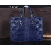 抜群の雰囲気が作れる! 2026 BOTTEGA VENETA ボッテガ ヴェネタ 手持ち&ショルダー掛け BV-M3841