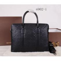2026秋冬 格安！ BOTTEGA VENETA ボッテガ ヴェネタ メンズ用 手持ち&ショルダー掛け 6902-1