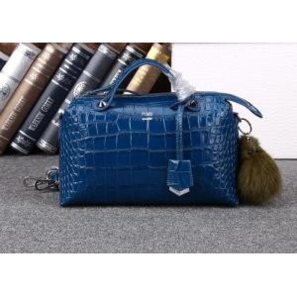 2026 首胸ロゴ FENDI フェンディ ショルダーベルト付 レディース ハンドバッグ 2350
