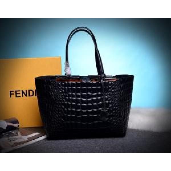 2026 FENDI フェンディ 非凡な容量 レディース 手持ち&amp;ショルダー掛け 6640
