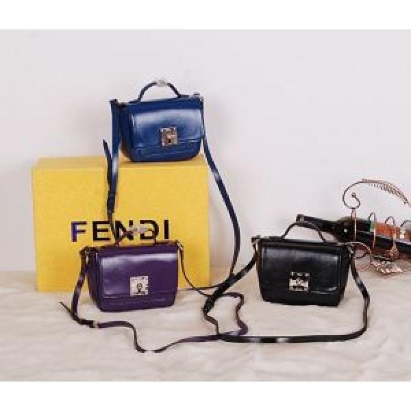 2026秋冬 お買得 FENDI フェンディ レディース手持ち&amp;ショルダー掛け 669