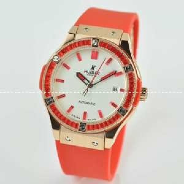 Hublotウブロ 女性用腕時計 自動巻き 3針クロノグラフ 日付表示 38MM ダイヤベゼル ゴールド ラバー