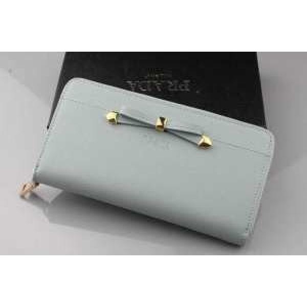人気激売れ新作 2026 PRADA プラダース長財布