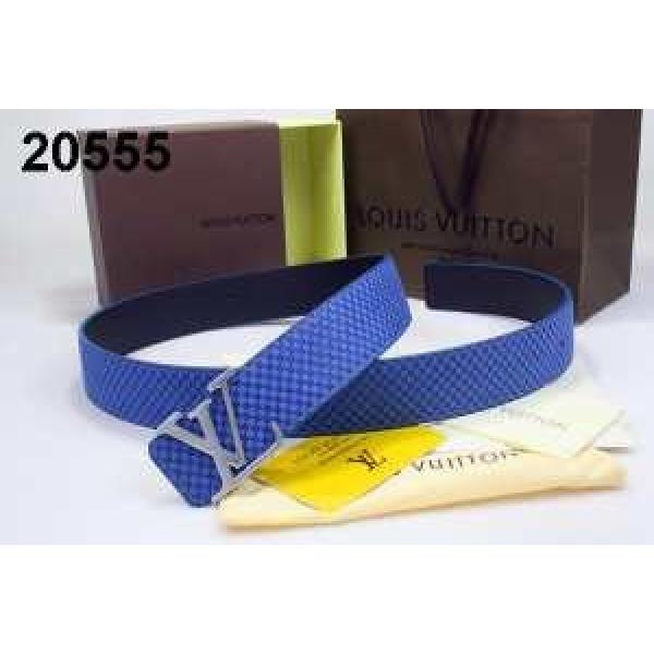デザイン性の高い 2026 LOUIS VUITTON ルイ ヴィトン ベルト 本革(牛皮) 最高ランク