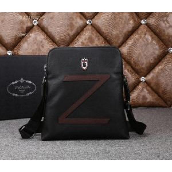 PRADA プラダ 2026 ◆モデル愛用◆ メンズ用 ショルダーバッグ 8840-2