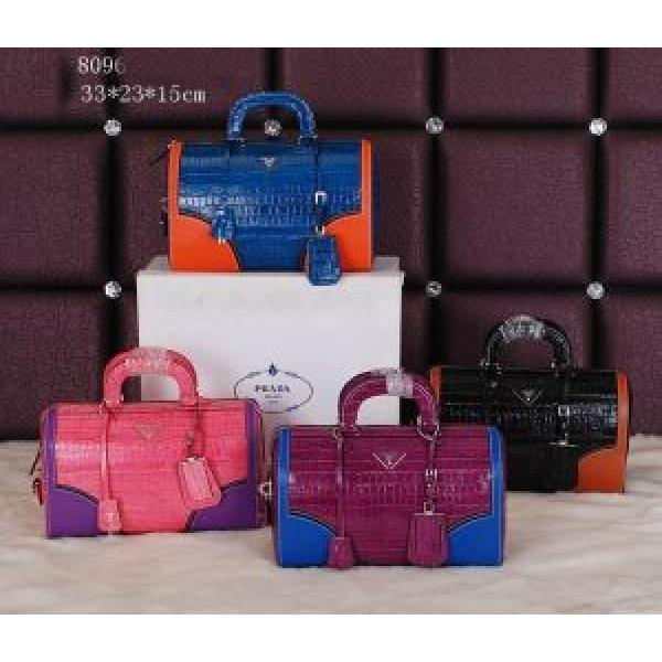 PRADA プラダ 2026 秋冬 贈り物にも◎ レディースハンドバッグ 4色可選 8096