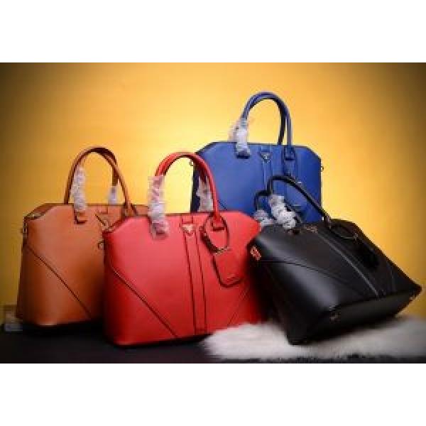 抜群の雰囲気が作れる! 2026春夏 PRADA プラダ ハンドバッグ B5166  4色可選