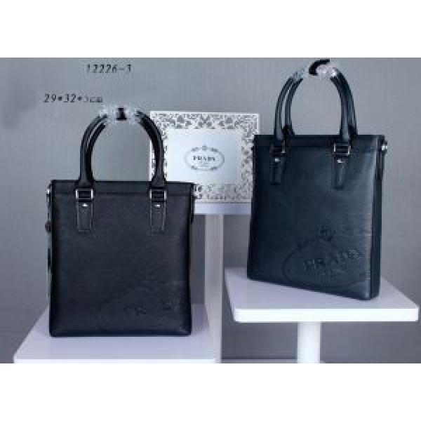 一味違うケーブル編みが魅力満点 2026春夏 PRADA プラダ ハンドバッグ 12226-3   2色可選