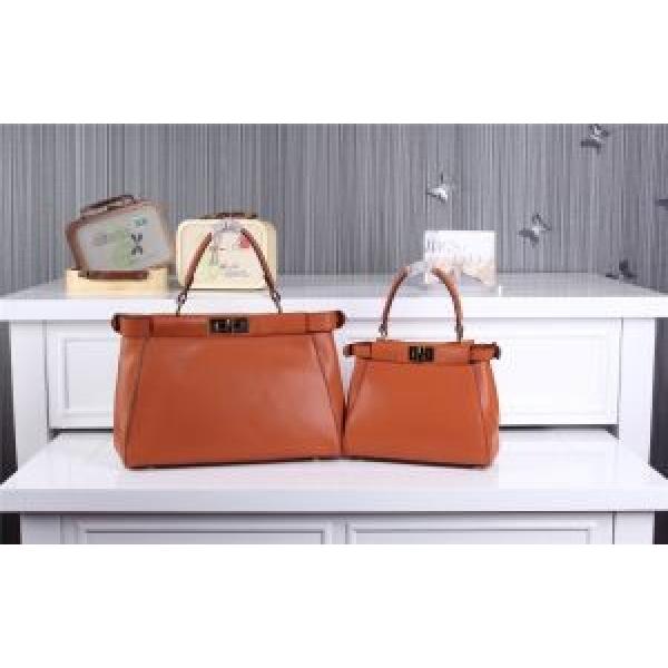 2026 FENDI フェンディ 高級感演出 レディースバッグ 8839