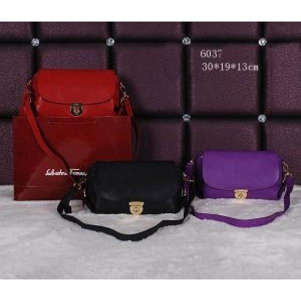 2026 首胸ロゴ FERRAGAMO サルヴァトーレフェラガモ レディースショルダーバッグ 3色可選 6037