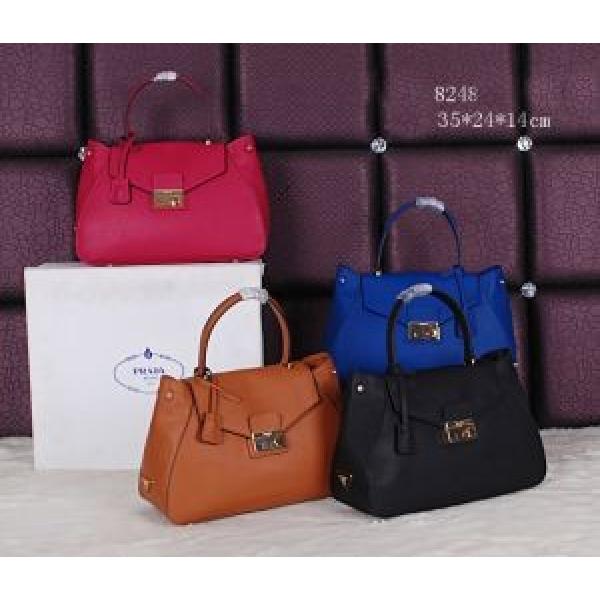 PRADA プラダ 2026 首胸ロゴ レディースバッグ 4色可選 8248