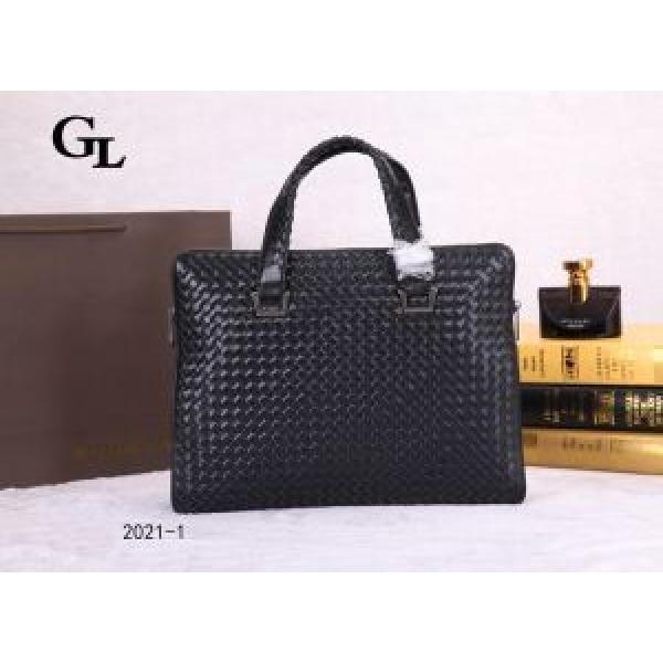 2026 BOTTEGA VENETA ボッテガ ヴェネタ 入手困難 メンズ用 手持ち&amp;ショルダー掛け 2026-1