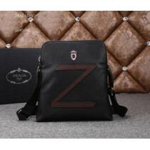 PRADA プラダ 2026 ◆モデル愛用◆ メンズ用 ショルダーバッグ 8840-2