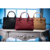 2026 最旬アイテム FERRAGAMO サルヴァトーレフェラガモ レディースバッグ 3色可選 21D428