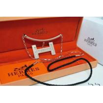 HERMES エルメス ネックレス 偽物 Hキューブがファッションのポイント