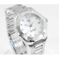 定番アイテムTAG HEUER タグ・ホイヤー偽物　アクアレーサー ダイヤ 腕時...