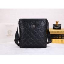 VERSACE ヴェルサーチ 2026 存在感◎ メンズ用 ショルダーバッグ V1449-4