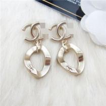 CH CH 2026 超人気美品◆ ピアス 2色可選 5524