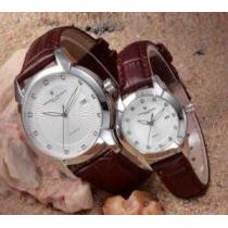 高級感演出 2026 Vacheron Constantin ヴァシュロン?コンスタンタン スイス クオーツ サファイヤクリスタル風防 レザー 男性用腕時計 9色可選
