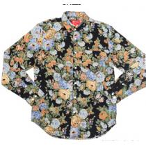 インパクト抜群の花柄が施される　シュプリーム tシャツ 偽物を通販