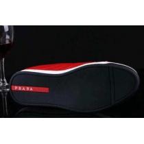 履き心地抜群 2026 PRADA プラダ 靴の滑り止め スニーカー 2色可選