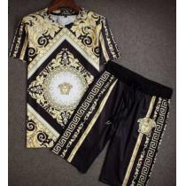 人気ファッション通販 2026春夏 VERSACE ヴェルサーチ 半袖Tシャツ ...