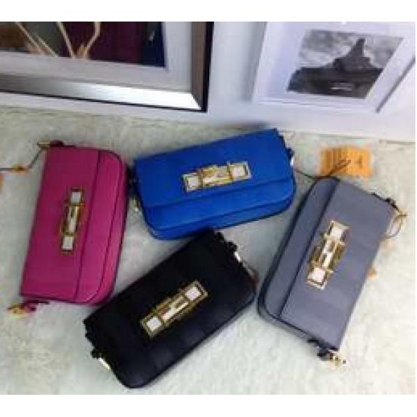 美品　スタイルアップ効果 2026春夏 FENDI フェンディ ショルダーバッグ 4色可選 