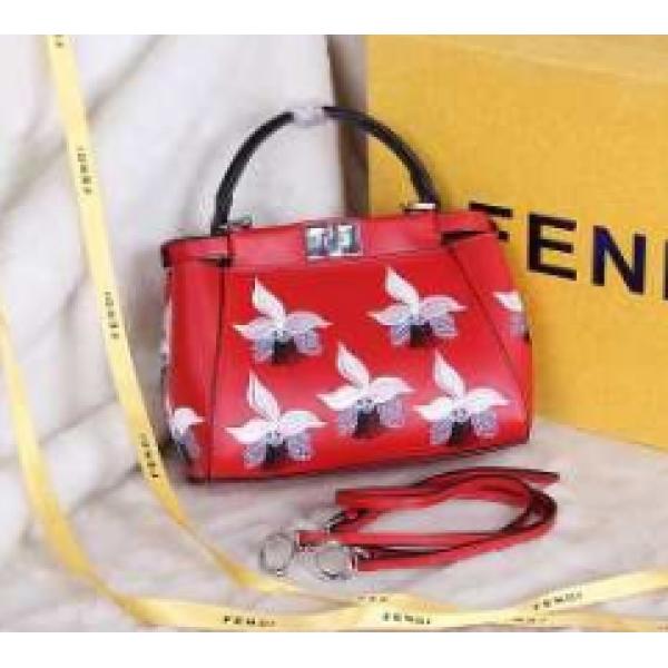 耐久性に優れ激安商品　 2026春夏 FENDI フェンディ 手持ち&ショルダー掛け 