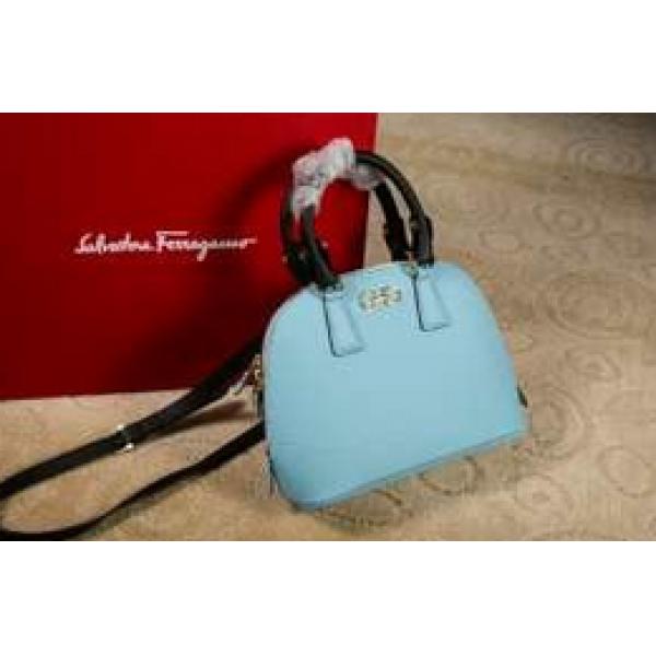 高級感があった完売品！2026春夏 FERRAGAMO サルヴァトーレフェラガモ 手持ち&ショルダー掛け 
