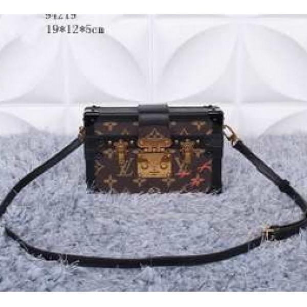 優しい色味高級感溢れるデザイン 2026春夏 LOUIS VUITTON ルイ ヴィトン ショルダーバッグ LV 